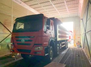 China Used Commercial Trucks HOWO Dump Truck 8*4 Right Steering 371hp Truck Body 7.3*2.45*1.5m factory