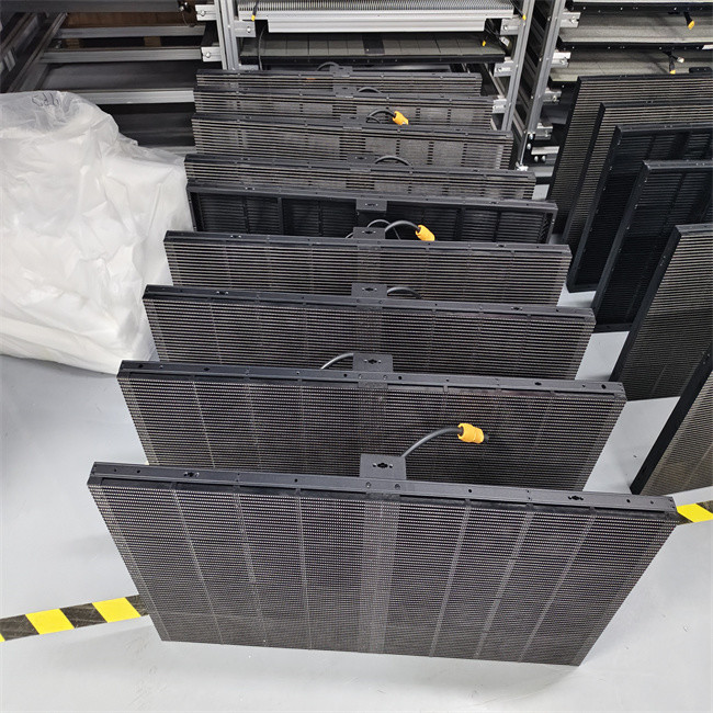 Outdoor P2.6 Full Color LED Grille Screen IP65 Transparent Shopping Malls and Subway Display