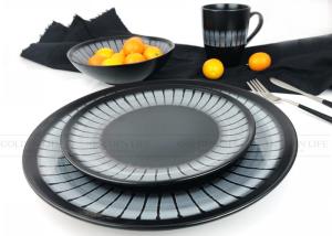 China Home Use Ceramic Dinnerware Sets Fashionable Hand Painted Black Color factory