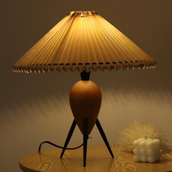Post-modern simple creative showroom study bedroom retro style decorative wood