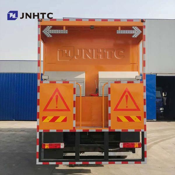China 8x4 Rubber Asphalt Gravel Macadam Synchronous Sealing Truck HOWO A7 factory