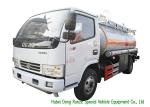 3000L - 6000L Crude Oil Tanker Truck , Mobile Fuel Oil Delivery Truck