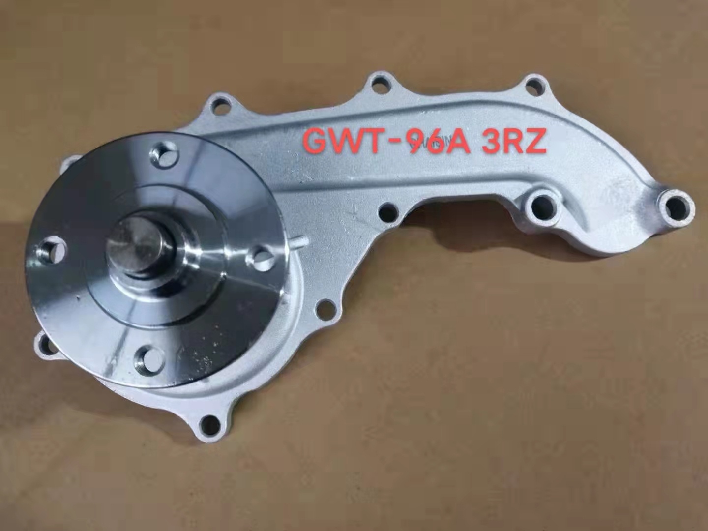 Auto Water Pump For Toyota Hilux VI 2RZ Hiace VIII 3RZ 98-2001 16100-79255 GWT-96A