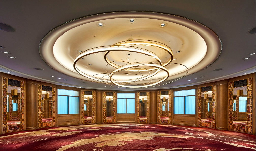 High End Places Round Gold Large Foyer Chandelier Customized Lighting Solutions