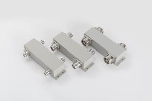 China 698-3800MHz 2in 2out Hybrid Coupler / 2:2 Combiner 500W Or 300W factory