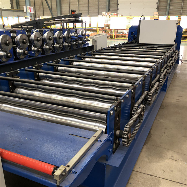 Customized Glazed Roll Forming Machine GI PPGI Aluminum Material
