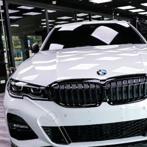 China Lightweight TPU PPF Film Self Adhesive Car Tint Films Hydrophobic TPU-C65 factory