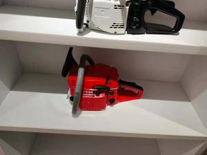 China Garden 45CC Petrol Chainsaw 16 Inches 1800W Small Wood Cutter Saw factory