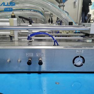 Stainless Steel Pneumatic Liquid Filling Machine Horizontal Automatic Bottle