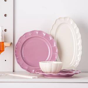 China Flower Shape Ceramic Dinnerware Collection For Sustainable Restaurant Dining factory