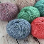 1/2.6NM 80% Cotton 20% Acrylic Soft Fluffy Jet Yarn For Hand Knitting