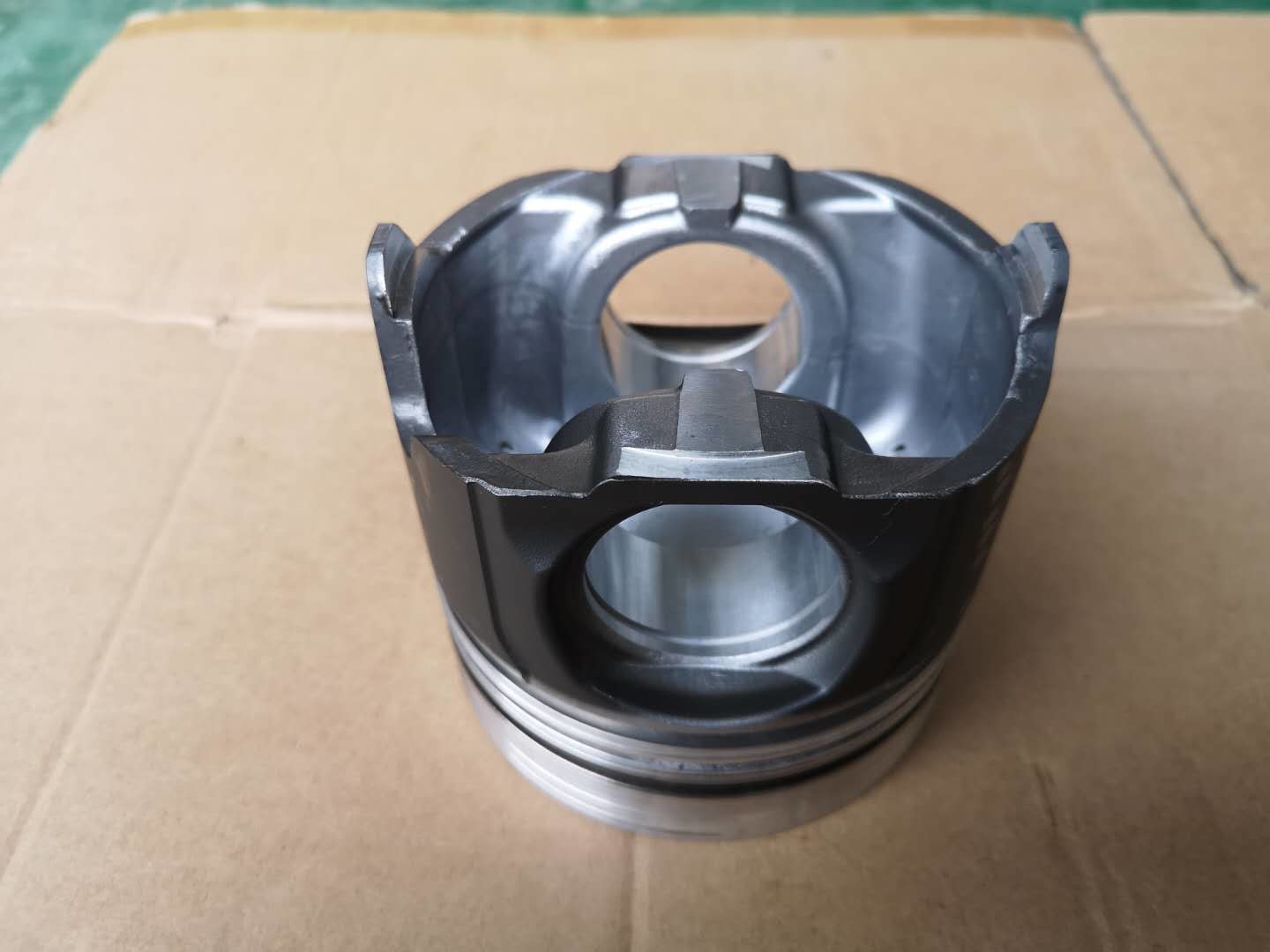 10PD1 Piston ISUZU Engine Parts 1121118060 Container Truck EXR EXZ Platform Trailer CHX Commercial Vehicle