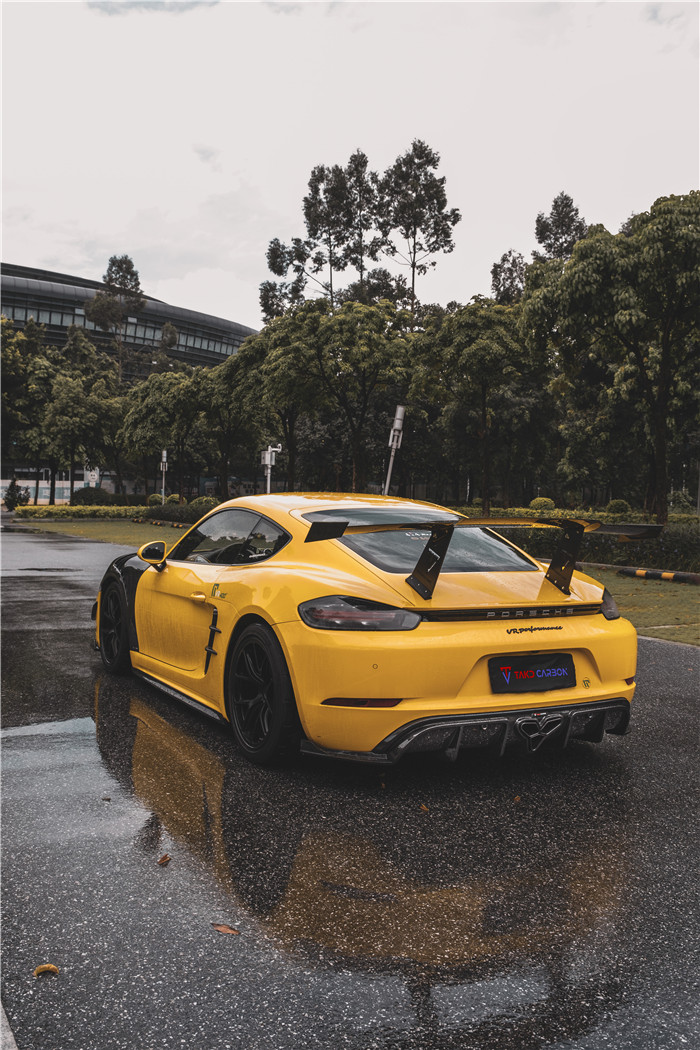 For Porsche 718 Boxster Cayman Body Kit Carbon Fiber Material 718 Carbon Fiber Rear Diffuser EVO Style 718 Carbon Fiber Body Kit