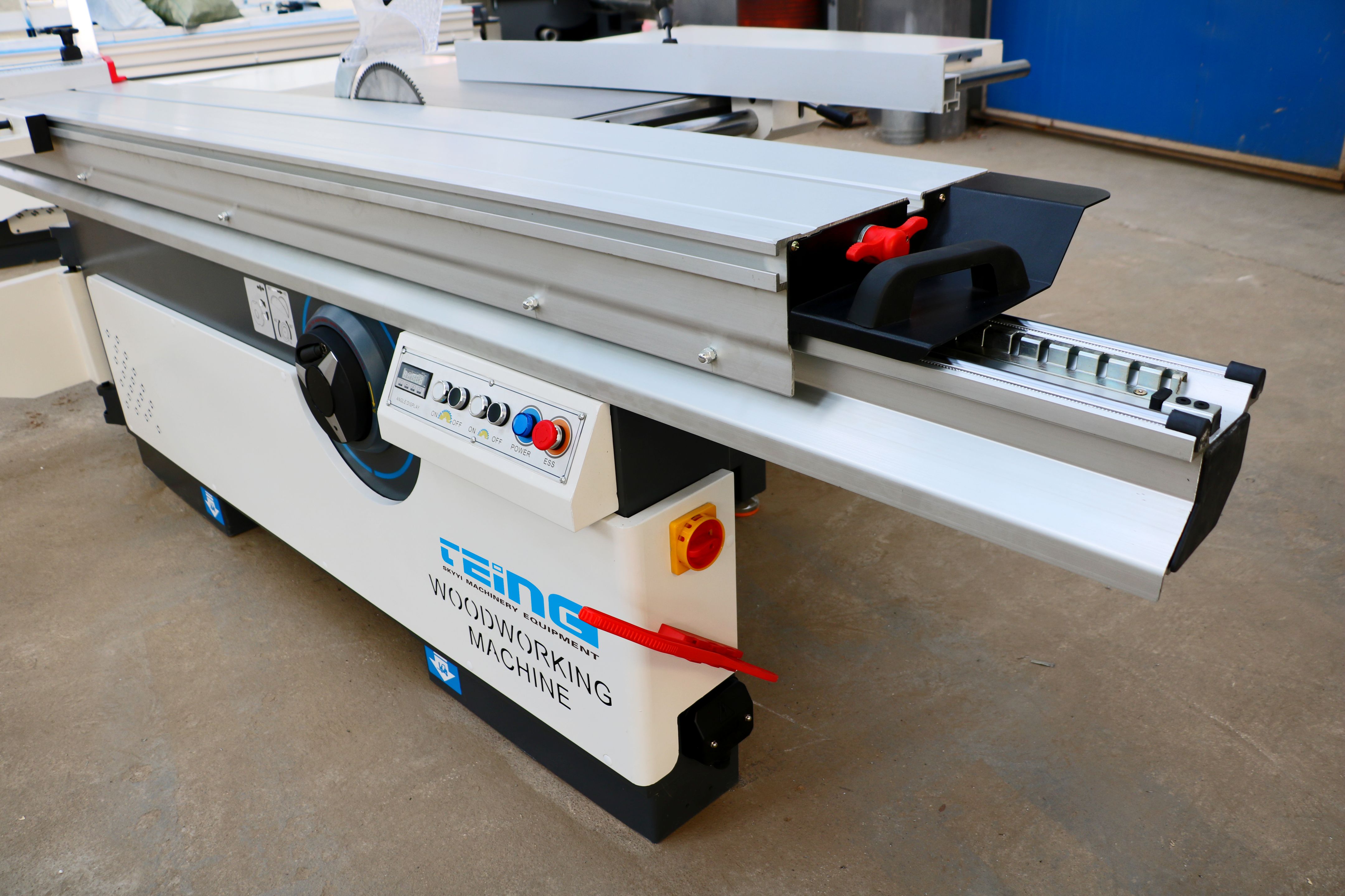 Woodworking Machine with Customized Voltage Qingdao Precision Sliding Table Panel Saw