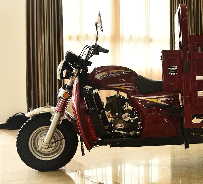 800 KGS DAYANG Gasoline Tricycle with Lifan 200cc Engine and Rear Axle Semi Floating
