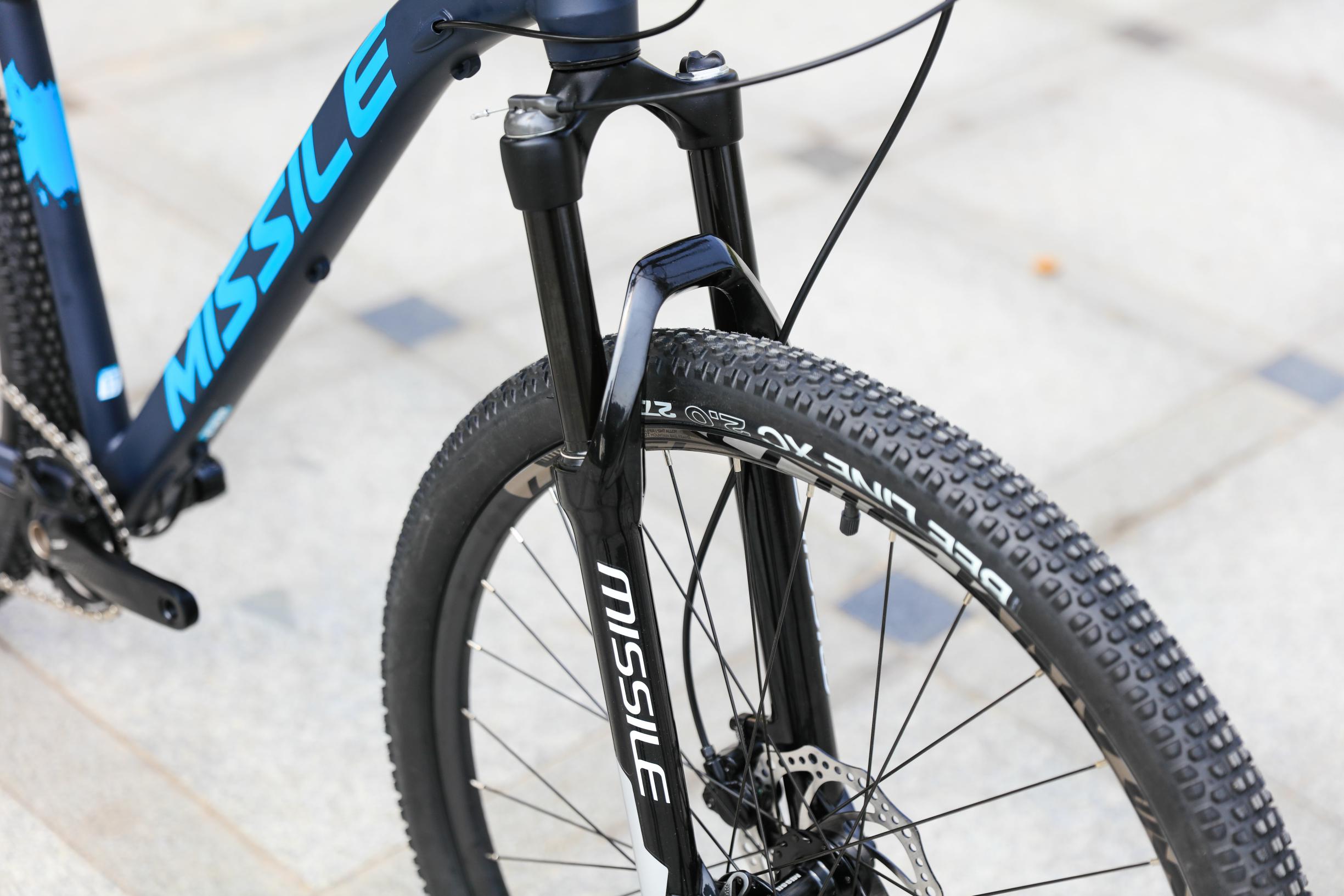 27.5 Inches Mountain Bike with Hydraulic Disc Braking System and Lightweight Design