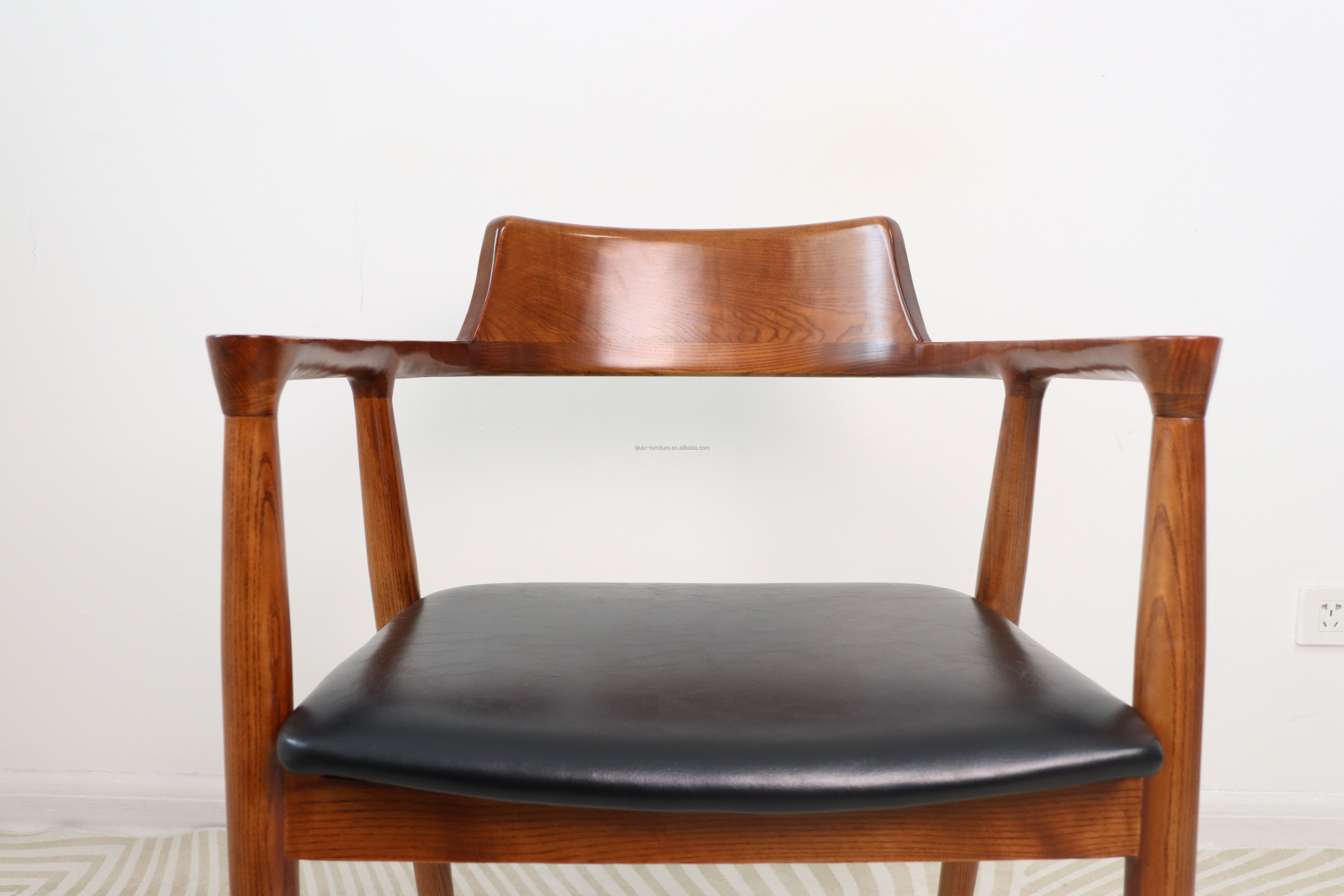 Restaurant Hotel Furniture Solid Wood Dining Chair with Upholstered Seat and Nordic Modern Style