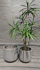China Customizable Fiber Clay Planter Round Weather - Resistant factory