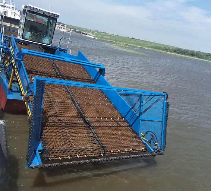 8 Cubic Capacity Lake Weed Cutter Machine For River Waterweed Reed Harvester