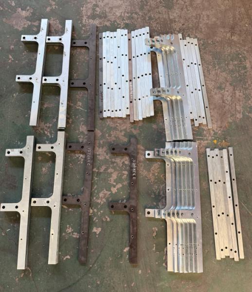 Crafted From Wear-resistant Heat-resistant Material Asphalt Laying Machine