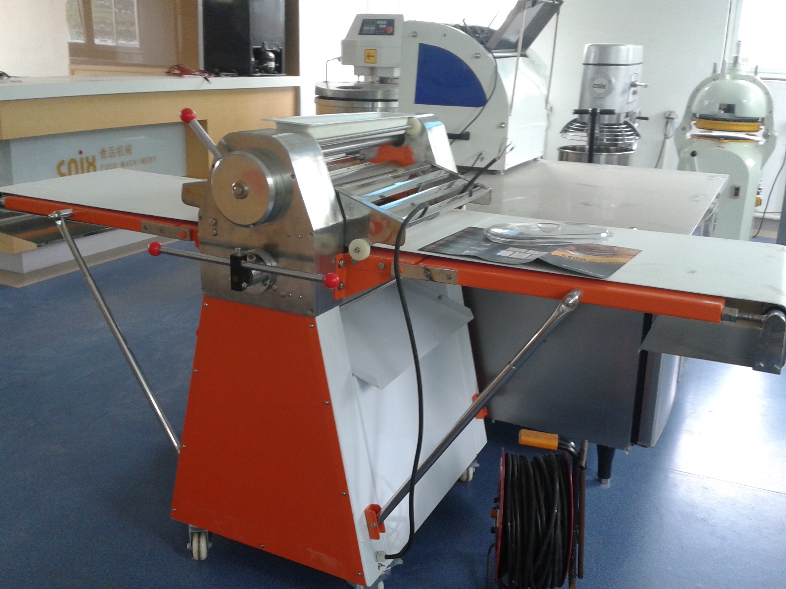 520mm Roller Size Dough Press Sheeter Machine for Fast and Easy Dough Preparation