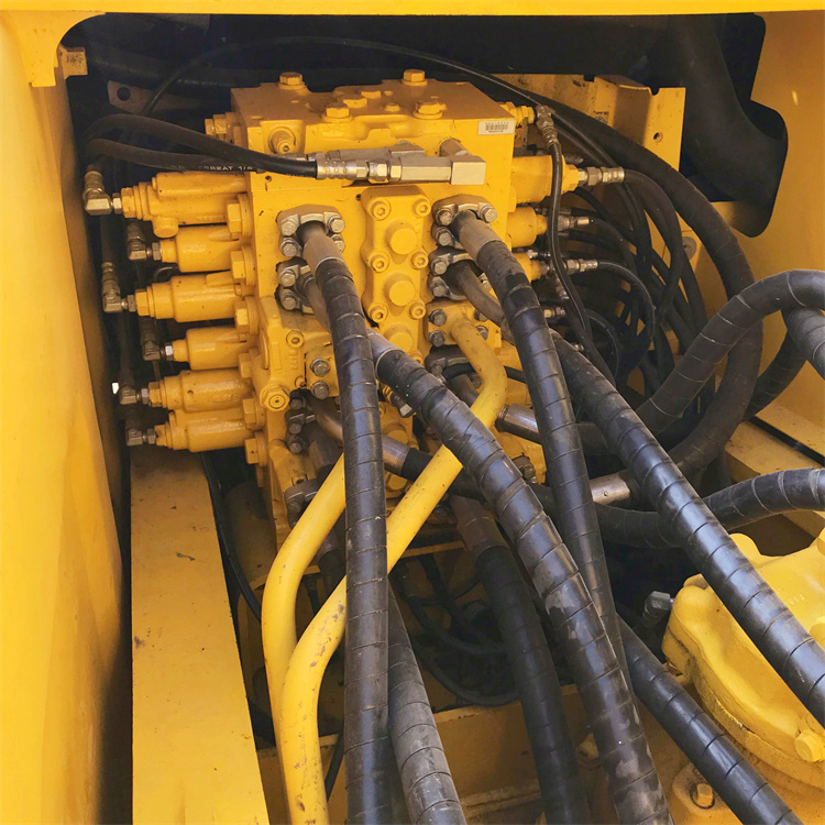 20 Ton Used Digger Komatsu PC200-8 Excavator in Shanghai Good Condition Made in Japan
