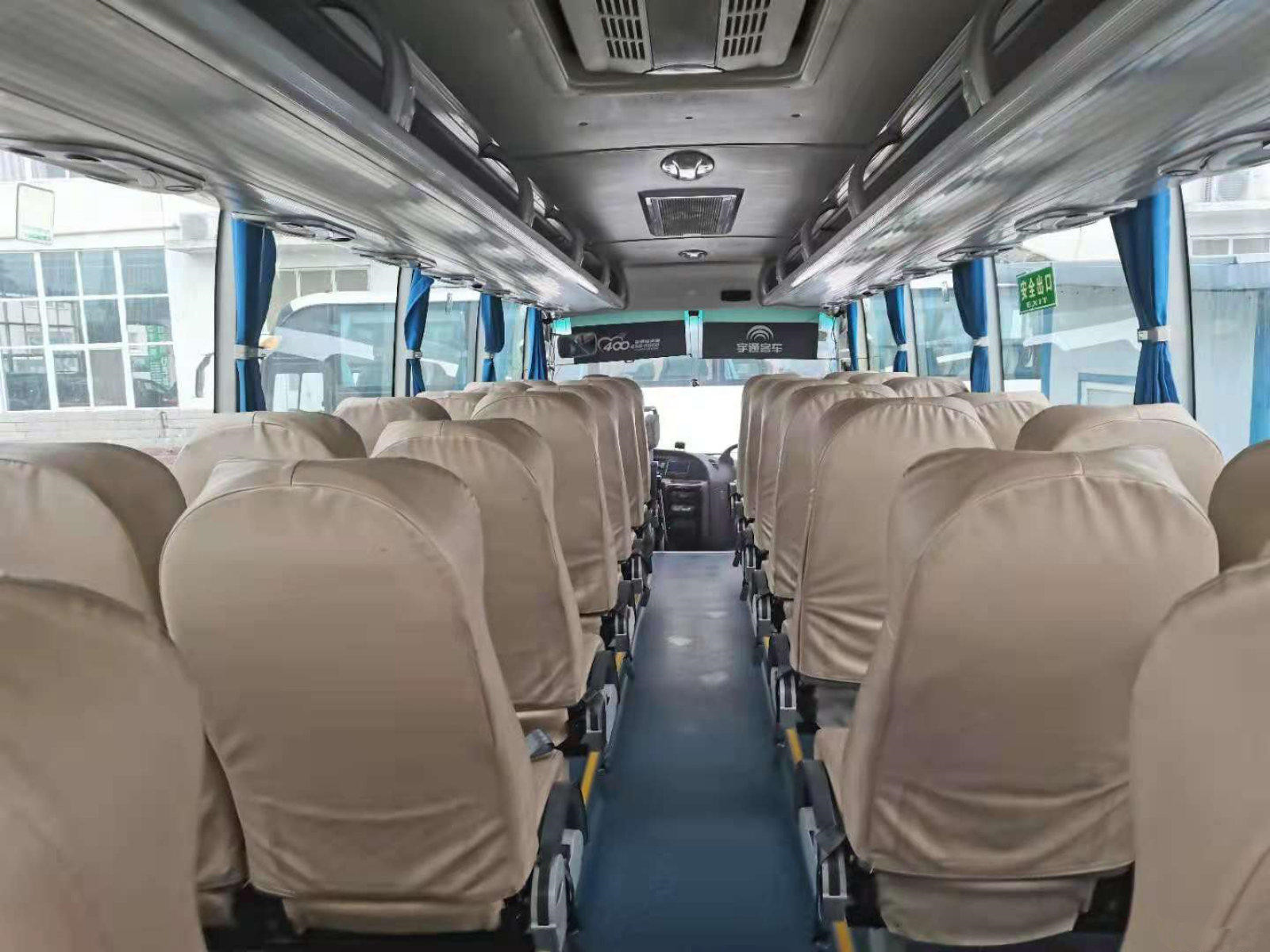 2013 Year 35 Seats Used Bus Used Yutong Bus ZK6888 Used Coach Bus LHD Steering Diesel Engines