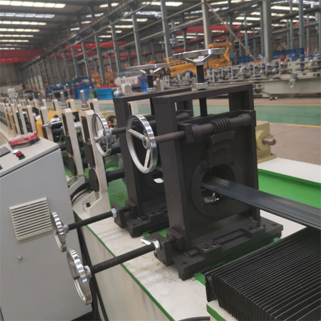 7.5kw Shutter Door Roll Forming Machine PU Roller Shutter Door Making Machine