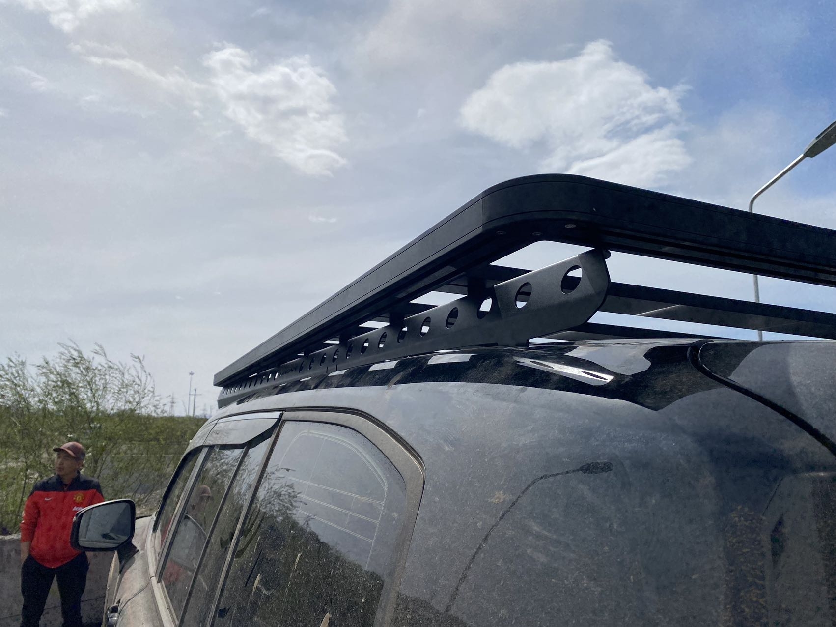 2270*1300*55mm Land Cruiser LC300 Cross Bars Sleek Aluminum Alloy Roof Racks for Toyota
