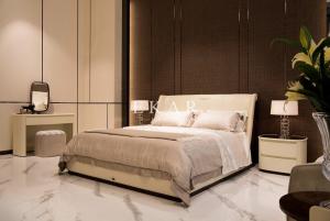 China Villa Furniture Leather Divan Design King Size Frame Modern Luxury Bed factory
