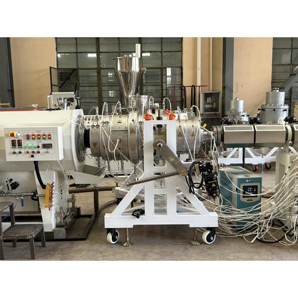 China Plastic PVC PE Smooth Rigid  Flexible Soft Pipe Extruder Making Machine factory