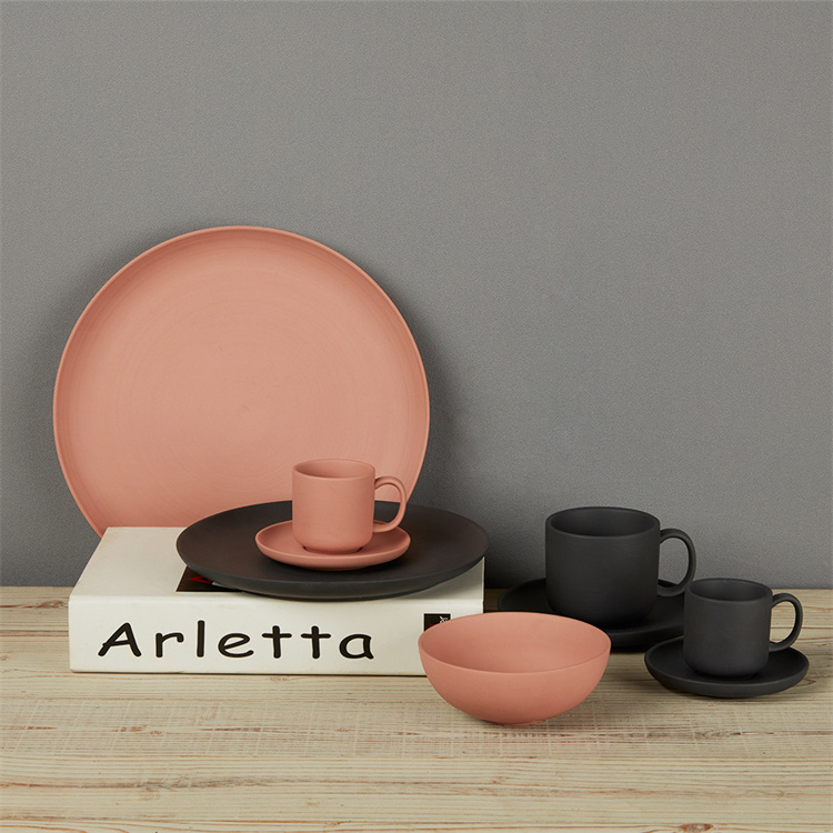 ODM Under Glazed Ceramic Plates Sets , European Style Matte Ceramic Dinnerware
