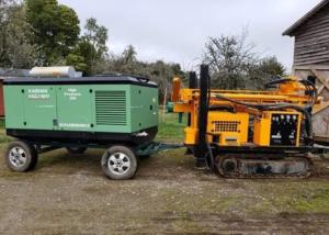 China 400m Diesel Crawler Dth Hydraulic Water Well Drilling Rig With Compresor Drill Pipe factory