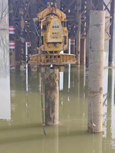 China Sheet Pile Electric Vibro Double Clamp 45kw Excavator Mounted Vibro Hammer factory