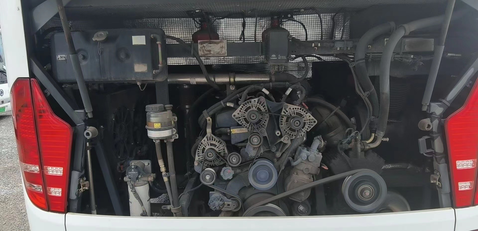 2019 Year 50 Seats Used Yutong Bus Zk6120 Coach Weichai Engine Euro V Emissions Lhd Steering