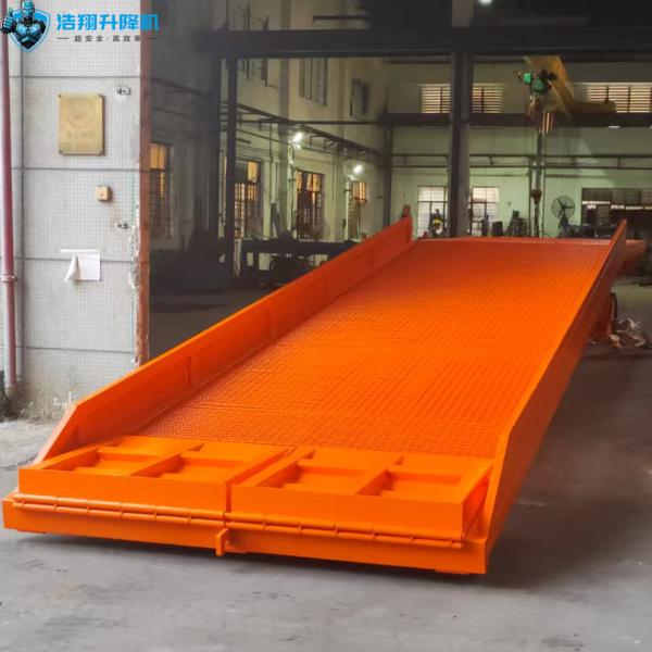 China Portable Loading Dock Ramp Adjustable Container Loading Ramp Hydraulic Load Ramp factory
