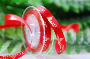 China 9 MM Double Side Satin Ribbon Luxury Custom Christmas Gold Printing Ribbon for Gifts Packaging factory
