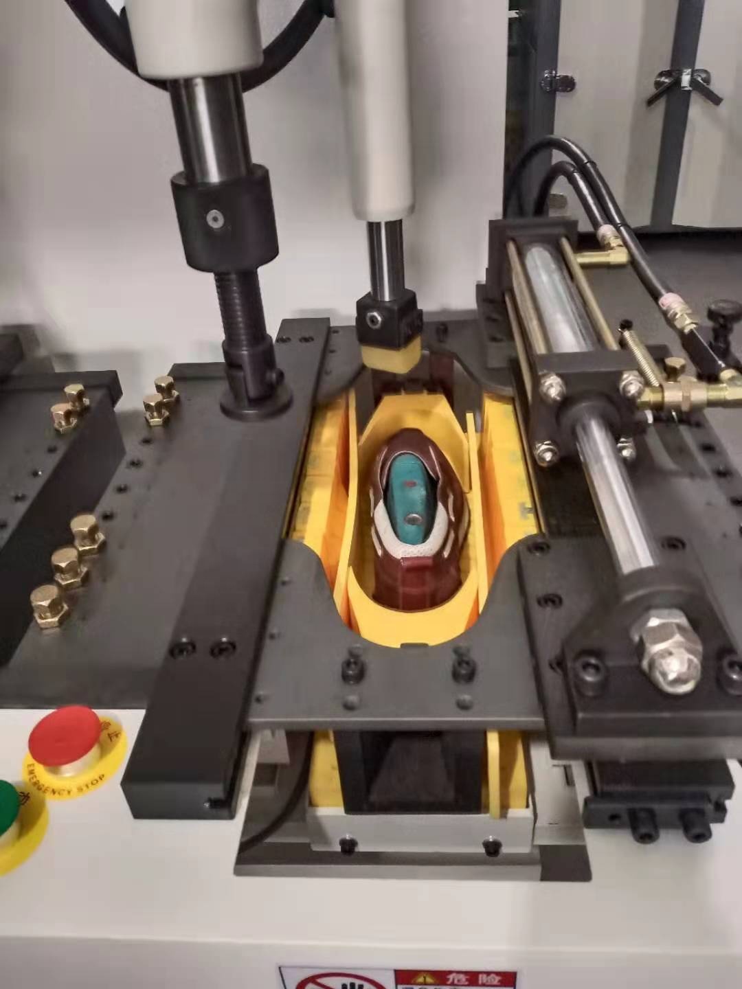 Sport Shoe Sole Pressing Machine Hydraulic Walled Sole Attaching Machine Eco Friendly