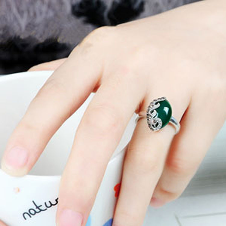 Thail Sterling Silver with Green Agate and Marcasite Ring (R121403)