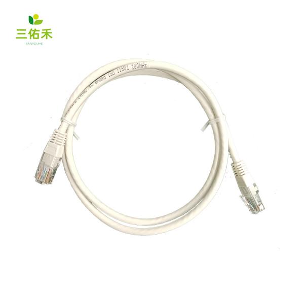 China IATF Gold Plated Plug Cat 8 RJ45 Ethernet Cable With Magnet Ring factory