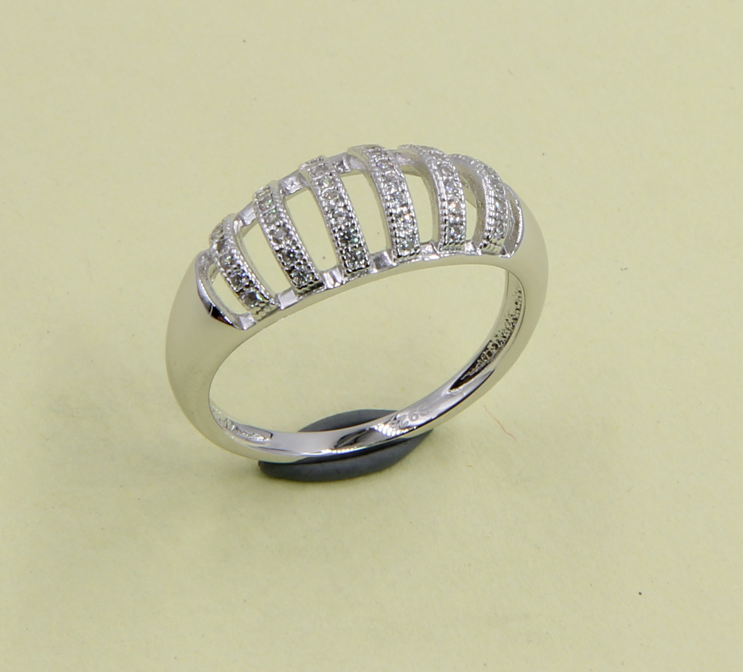 925 Sterling Silver Bands With Cubic Zirconia Gemstones In Heart And Oval Shapes Sterling Silver Cubic Zirconia Rings