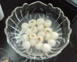 Whole Refreshing Fresh Lychee Fruit Season , Freshly Frozen Foods In Glass Jar
