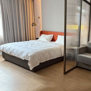 China Modern Hotel Luxury Bedroom Hotel Room Sets Bed Frames Beds With Headboard on sale