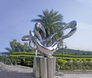China Square Garden Landscape Statues Abstract Floating Clouds And Flowing Water factory