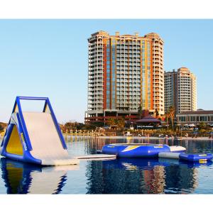 China Outdoor Inflatable Water Park / Aquaglide SUPER Bounce n' Slide for Adults factory