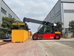 China Heavy Duty Red Container Reach Stacker 45000kgs Load Capacity factory