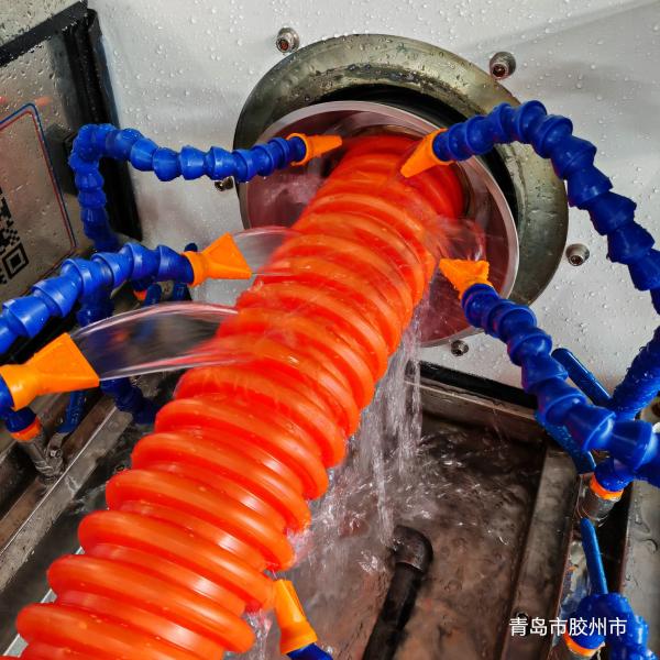 China Advanced Spiral Pipe Extrusion Line For Pe Pipe Winding Machine 100m/roll Pipe Id 50-200mm factory