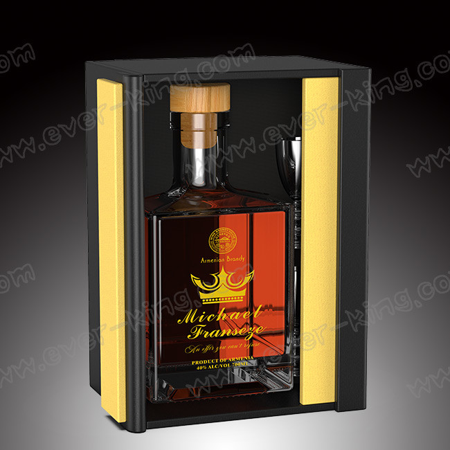 Square Crystal White Flint Brandy Drinking Bottle Customed 500 ML