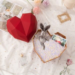 Custom 3D Heart Rigid Gift Box with Recyclable Paperboard