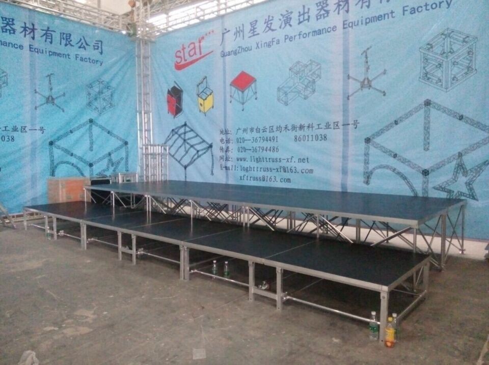 4 level 4x4ft Adjustable Movable Aluminum Stage With 18mm Thickness Glass Board For Wedding And Other Show